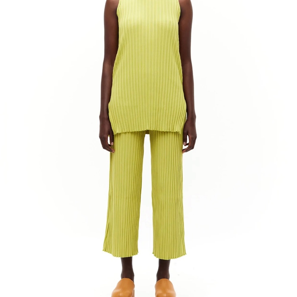 Simon miller ribbed Alder pant in Kiwi size M. Worn a couple of times.